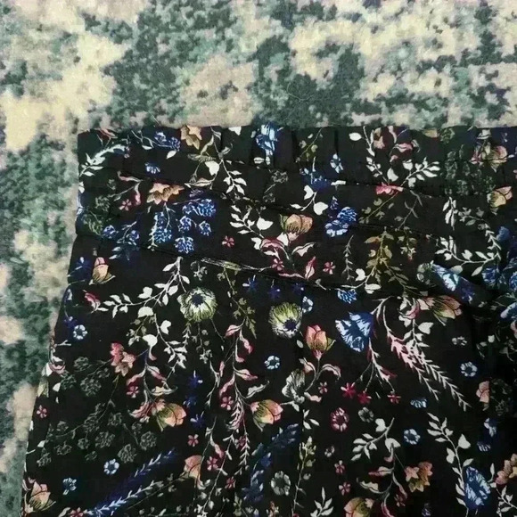 DR2 Wide Leg Floral Pant with Pockets - Picture 3 of 7